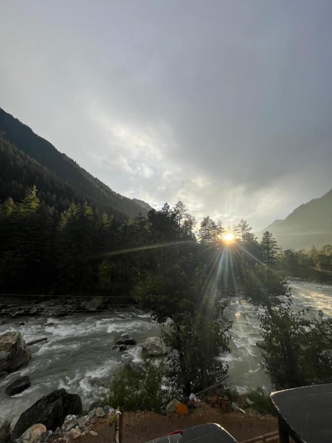 Shanti Cafe & Hostels Kasol Exterior photo