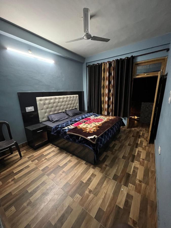 Shanti Cafe & Hostels Kasol Exterior photo