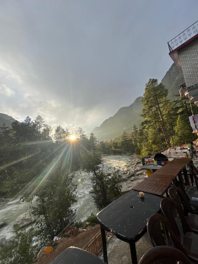 Shanti Cafe & Hostels Kasol Exterior photo