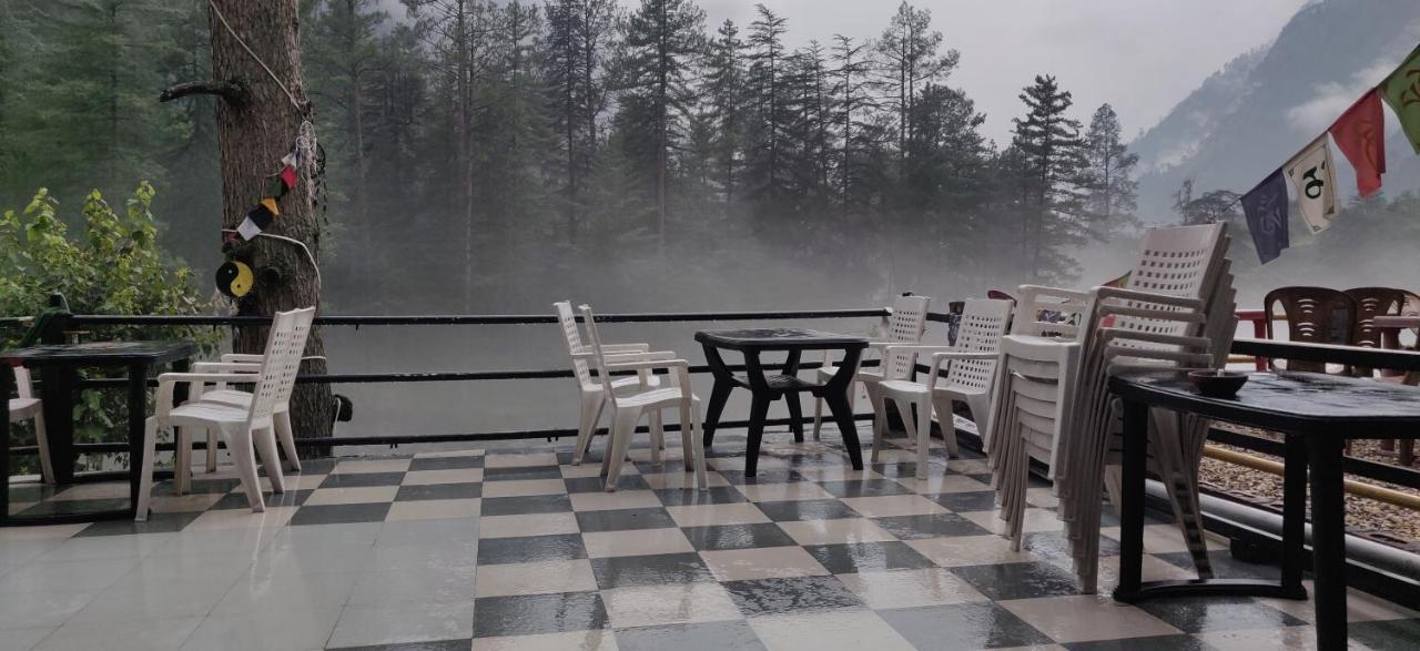 Shanti Cafe & Hostels Kasol Exterior photo