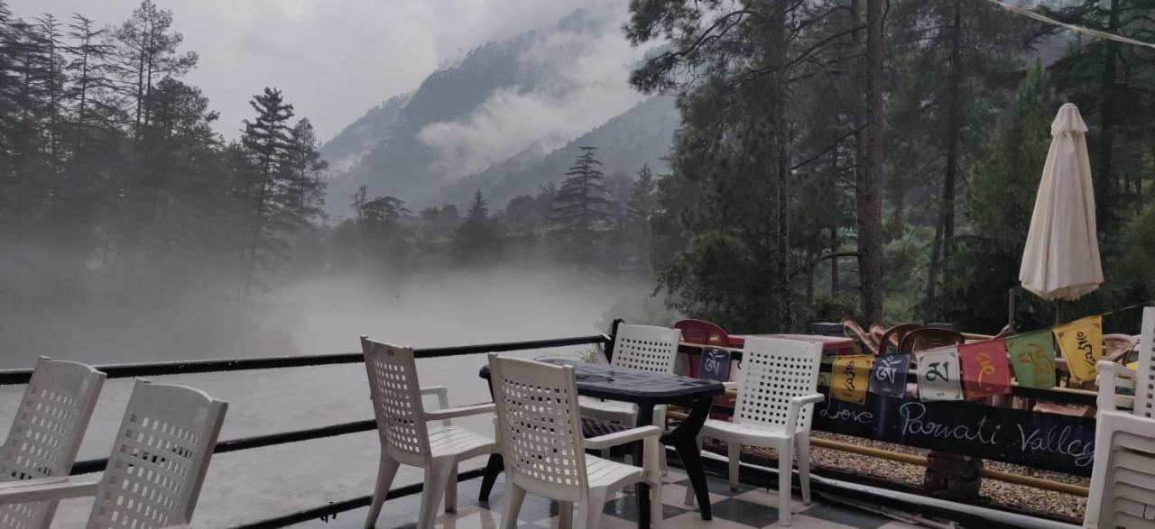 Shanti Cafe & Hostels Kasol Exterior photo