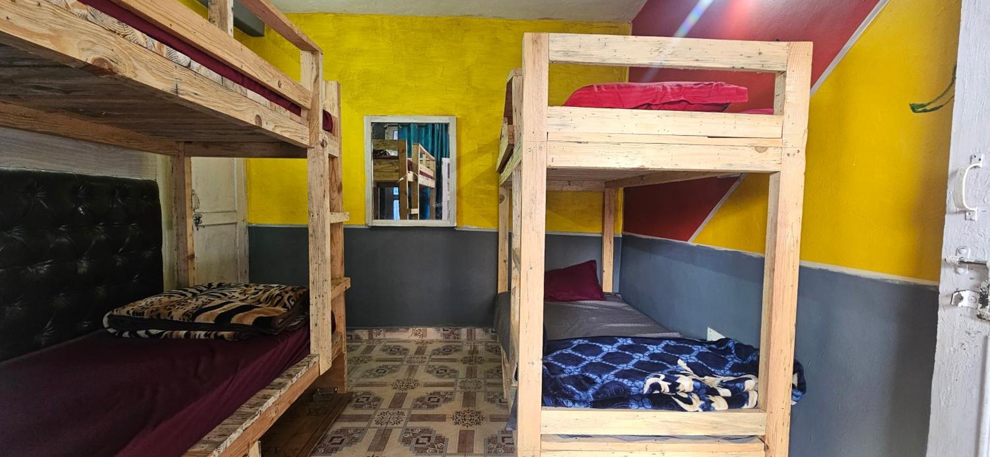 Shanti Cafe & Hostels Kasol Exterior photo