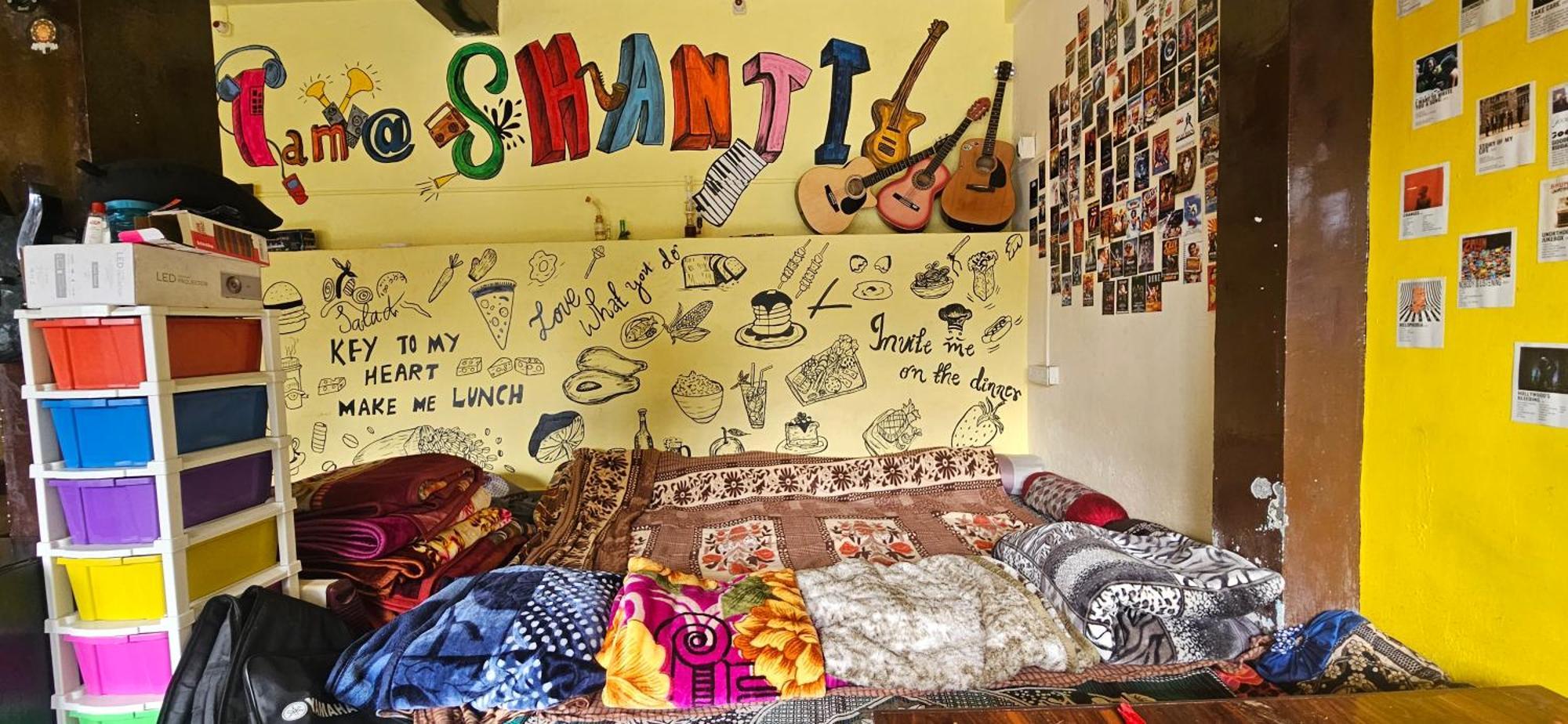Shanti Cafe & Hostels Kasol Exterior photo
