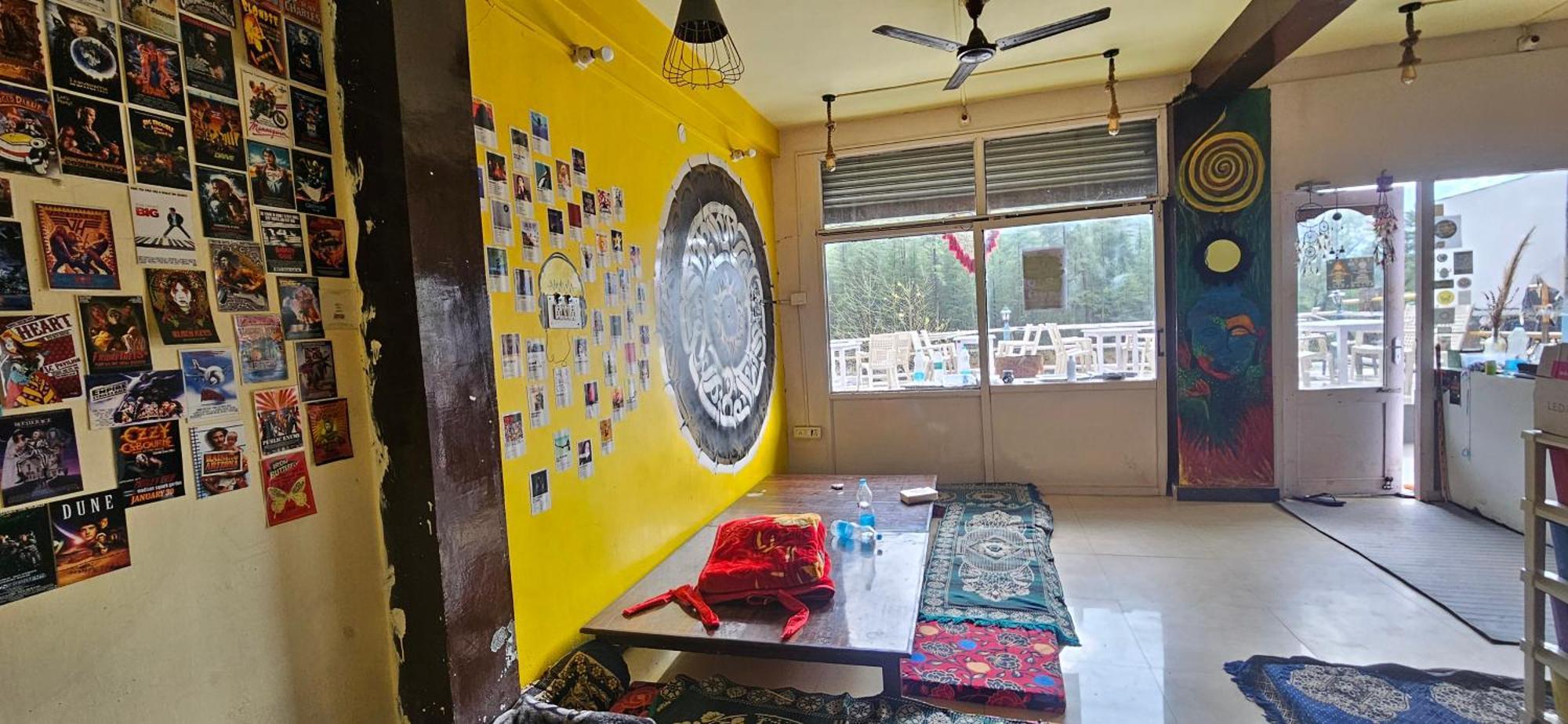 Shanti Cafe & Hostels Kasol Exterior photo