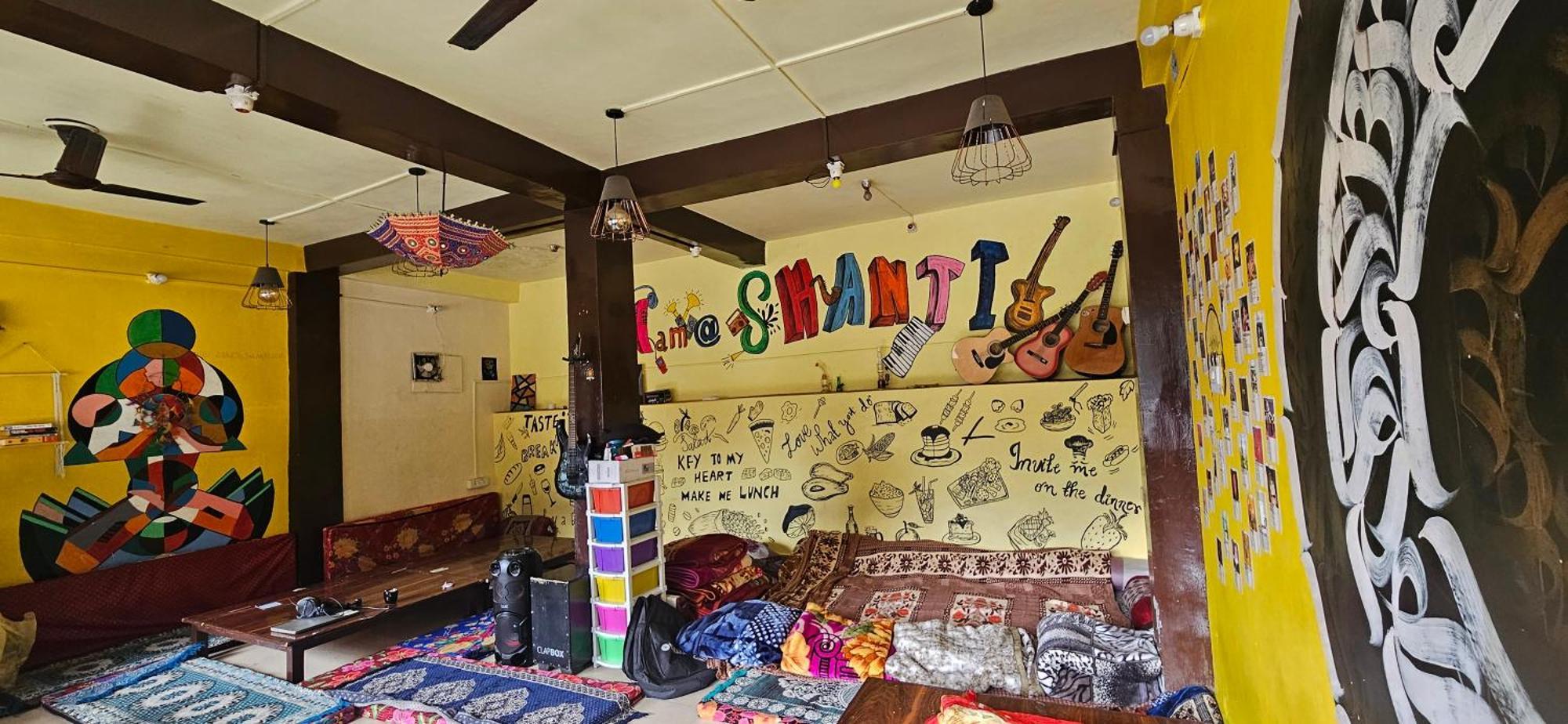 Shanti Cafe & Hostels Kasol Exterior photo